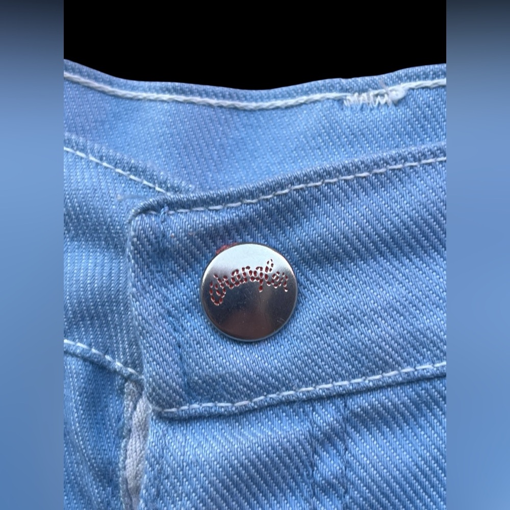 ✨Light blue vintage Wrangler flare jeans with a relaxed fit✨ - Picture 2 of 6